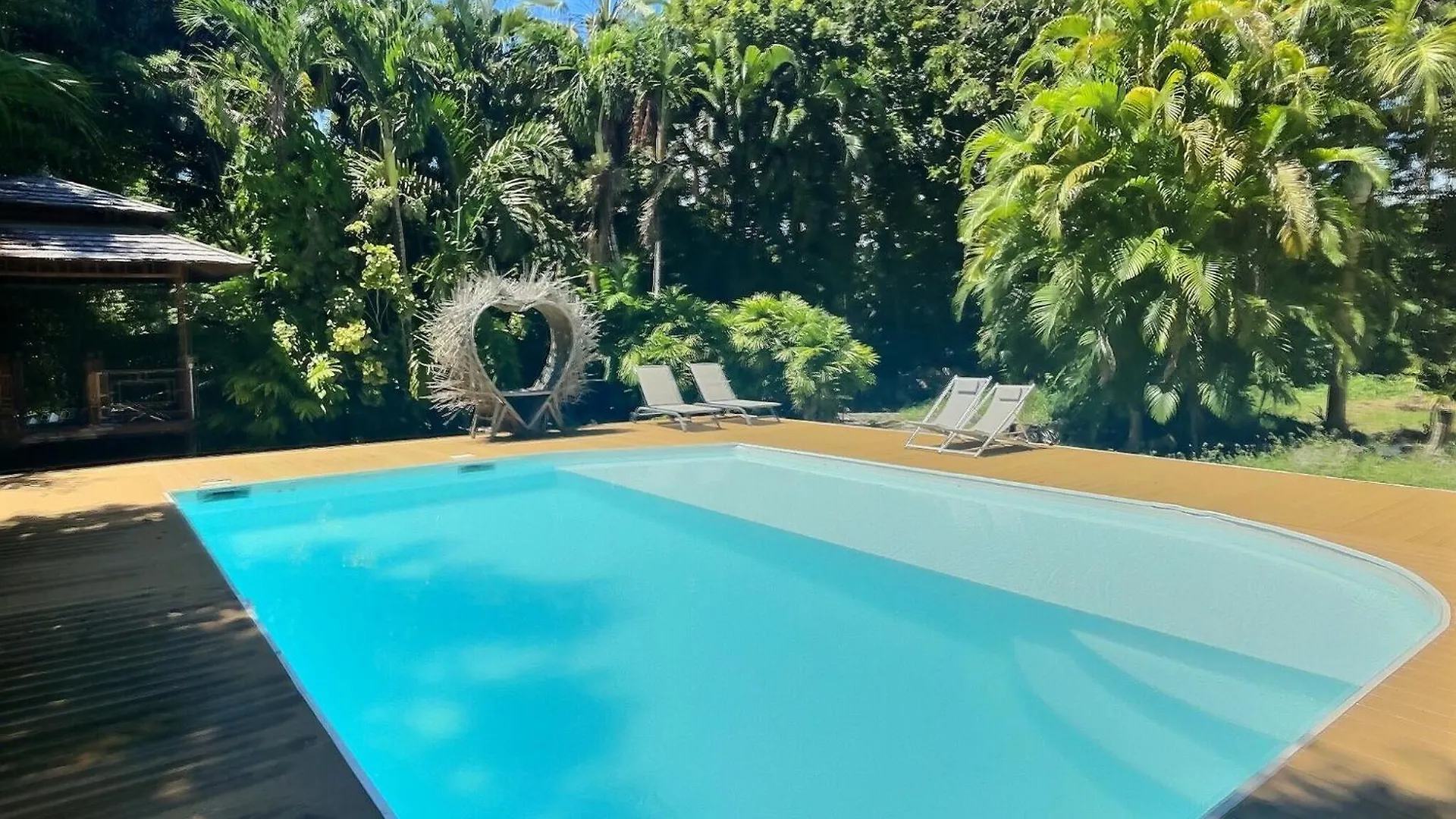 Escapade Soleil Avec Piscine Et Plage A Deux Pas -15 Pourcents Sur Les Sejour Plus De 7 Jours Le Gosier  Gwadelupa